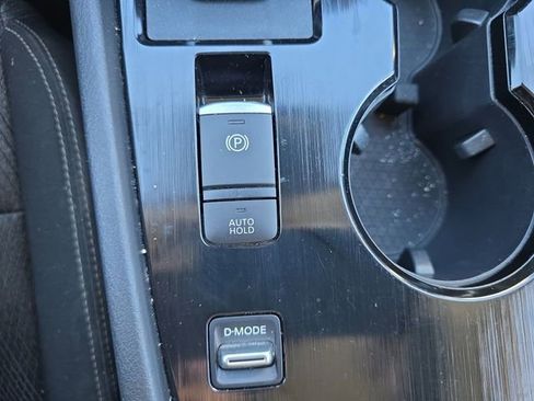 Used 2024 Nissan Rogue SV FWD image 29