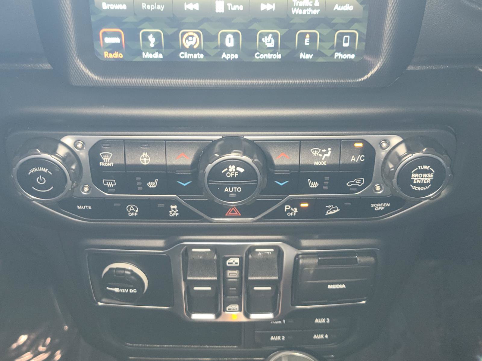 Used 2019 Jeep Wrangler Unlimited Sahara w/ Quick Order Package 24M Moab AWD/4WD image 21