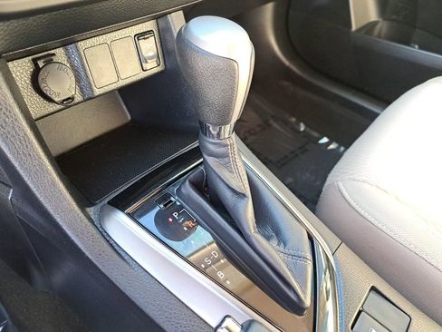 Used 2014 Toyota Corolla LE image 24