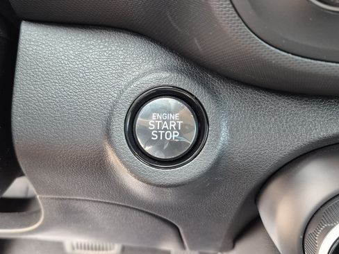 Certified 2025 Hyundai Venue Limited FWD image 29