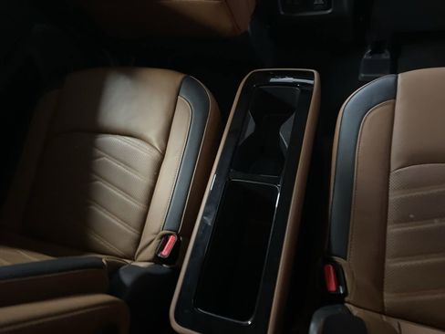 Used 2024 Nissan Pathfinder Platinum image 14