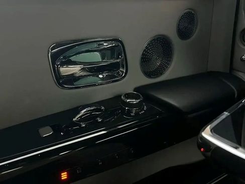 Used 2020 Rolls-Royce Phantom Sedan RWD image 22