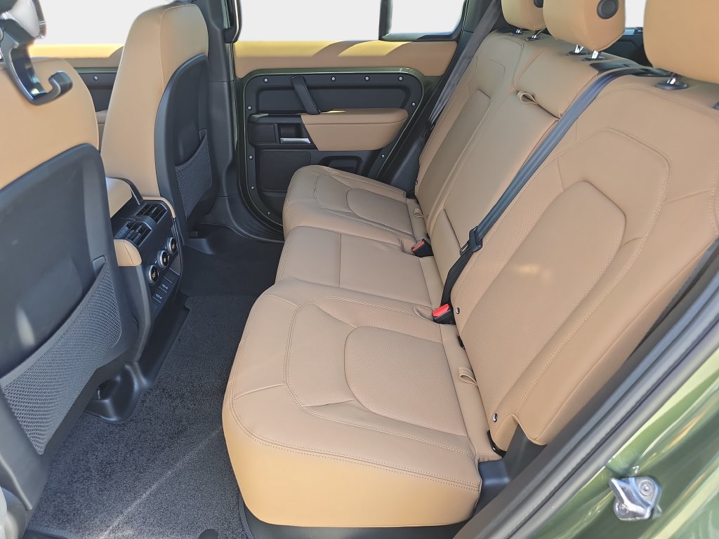 New 2026 Land Rover Defender 110 X-Dynamic SE AWD/4WD image 15