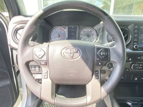 Used 2021 Toyota Tacoma TRD Sport AWD/4WD image 17