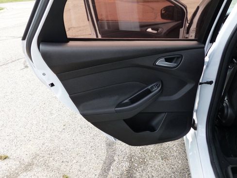 Used 2017 Ford Focus ST FWD image 43