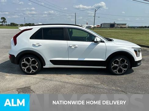 Used 2023 Kia Niro EX Touring FWD image 4