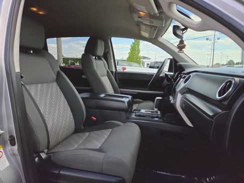 Used 2018 Toyota Tundra SR5 w/ TRD Off Road Package AWD/4WD image 40