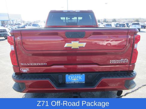 Used 2022 Chevrolet Silverado 2500 High Country w/ Z71 Off-Road Package image 4