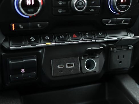 Used 2020 Chevrolet Silverado 1500 RST image 18