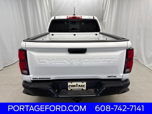 Used 2024 Chevrolet Colorado Z71 w/ Z71 Convenience Package 2 AWD/4WD image 4