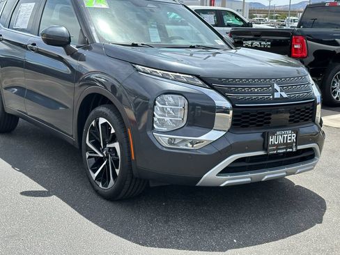 Used 2024 Mitsubishi Outlander SE AWD/4WD image 13