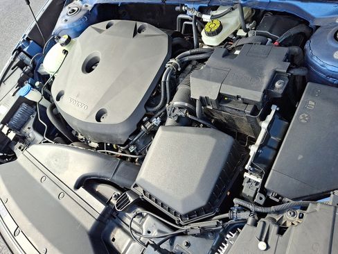 Used 2020 Volvo XC40 T5 R-Design image 30