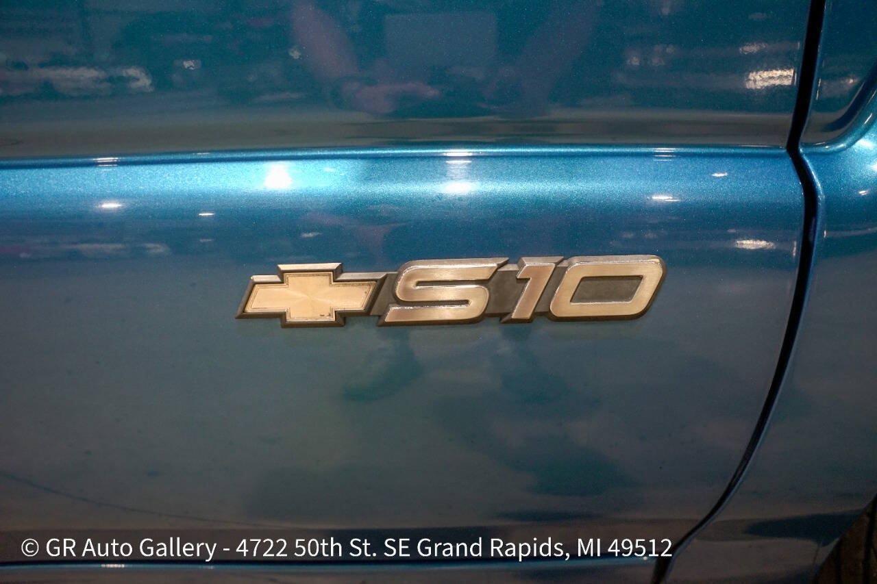 Used 2001 Chevrolet S10 Pickup LS w/ Preferred Equipment Group RWD image 29