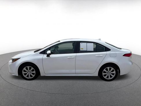 Used 2025 Toyota Corolla LE FWD image 9