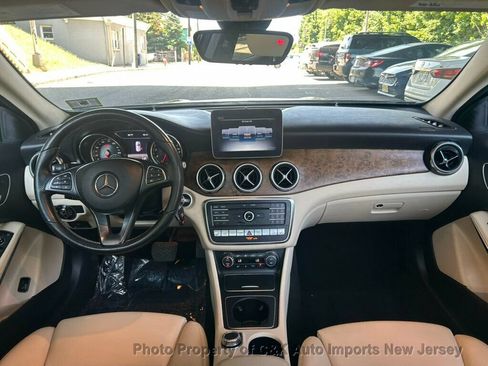 Used 2019 Mercedes-Benz GLA 250 4MATIC image 38