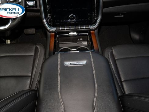 Used 2025 GMC Yukon Denali AWD/4WD image 25