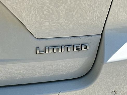 Used 2025 Jeep Grand Cherokee Limited AWD/4WD image 13