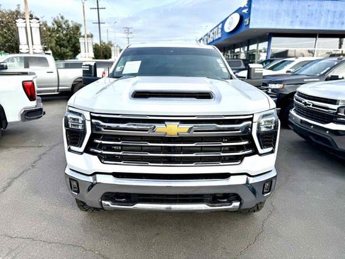Used 2024 Chevrolet Silverado 2500 LTZ image 7