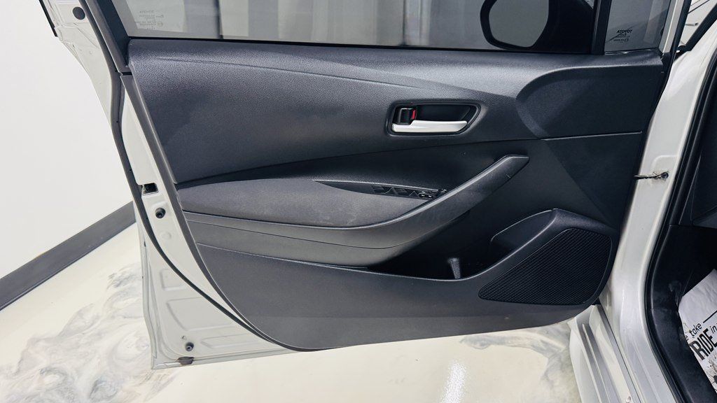 Used 2021 Toyota Corolla LE FWD image 13