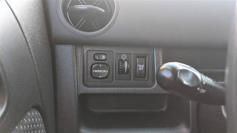 Used 2004 Scion xB FWD image 37