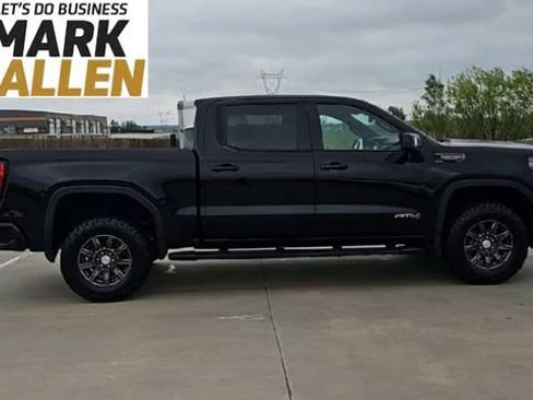 Used 2024 GMC Sierra 1500 AT4 w/ Technology Package AWD/4WD image 9