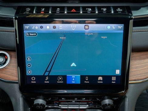 Used 2023 Jeep Grand Cherokee Summit image 20