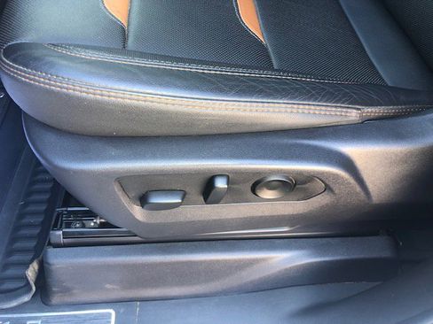 Used 2025 GMC Sierra 2500 AT4 w/ AT4 Premium Plus Package image 16