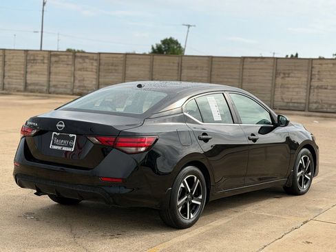 Certified 2025 Nissan Sentra SV FWD image 7