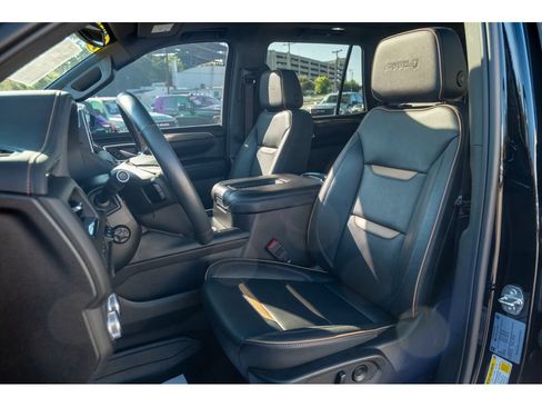 Used 2023 GMC Yukon AT4 w/ AT4 Premium Plus Package AWD/4WD image 12