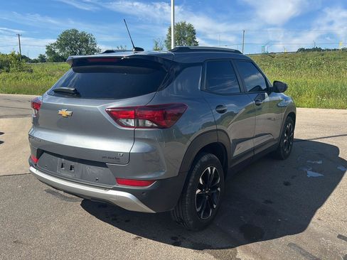 Used 2021 Chevrolet TrailBlazer LT w/ Premium Seating Package FWD image 5