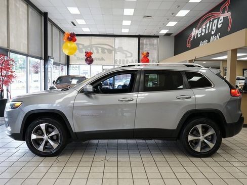 Used 2019 Jeep Cherokee Limited image 4