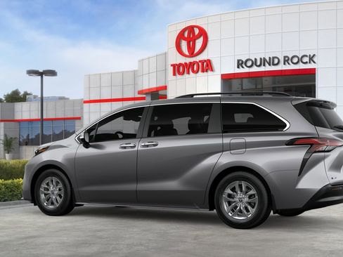 New 2026 Toyota Sienna XLE FWD image 5