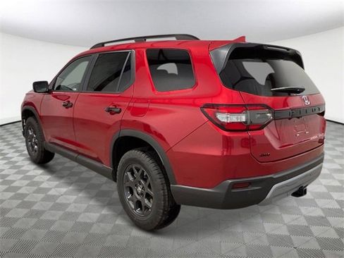 New 2025 Honda Pilot TrailSport image 3