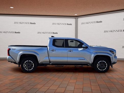 Used 2025 Toyota Tacoma TRD Sport image 7