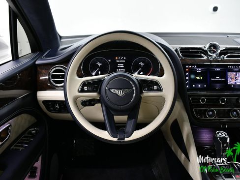 Used 2023 Bentley Bentayga AWD/4WD image 43