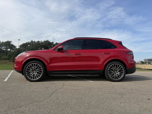 Used 2021 Porsche Cayenne AWD/4WD image 4