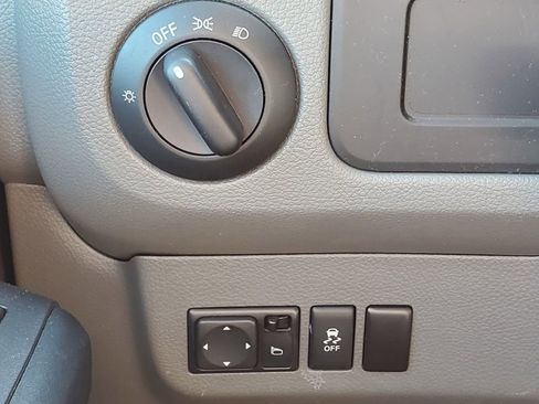 Used 2017 Nissan NV 3500 SV w/ SV Technology Package image 16