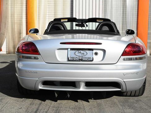 Used 2004 Dodge Viper SRT-10 RWD image 4