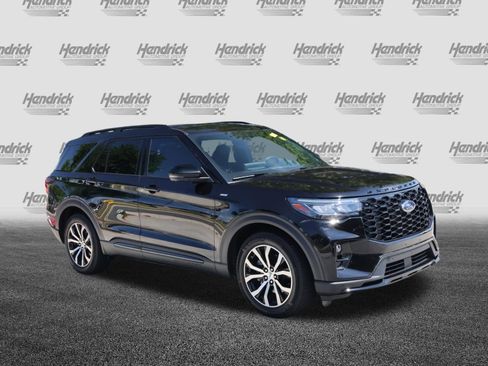 Used 2025 Ford Explorer ST-Line RWD image 2