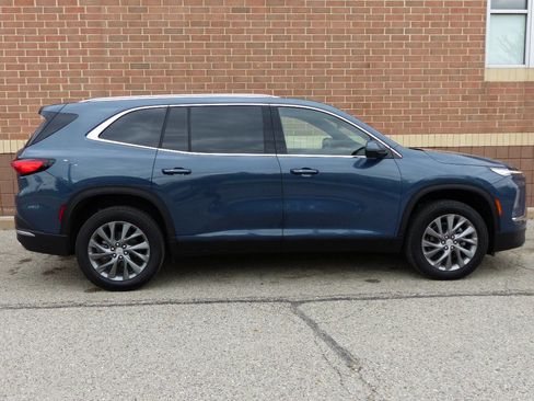 Used 2026 Buick Enclave Preferred w/ Power Package AWD/4WD image 12