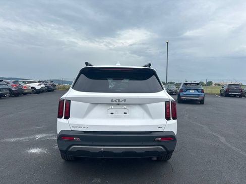 Certified 2023 Kia Sorento X-Line EX AWD/4WD image 4