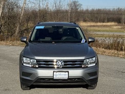 Certified 2019 Volkswagen Tiguan SE w/ Panoramic Sunroof Package image 2