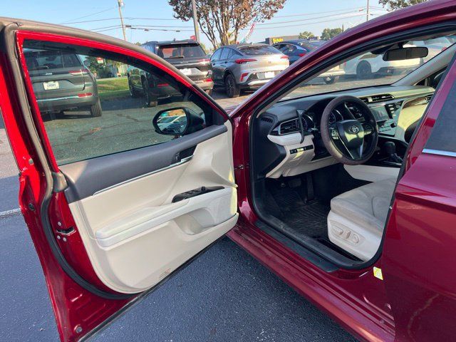 Used 2019 Toyota Camry LE FWD image 4