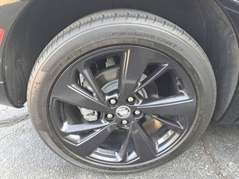 Used 2023 Buick Envision Essence w/ Sport Touring Package FWD image 17