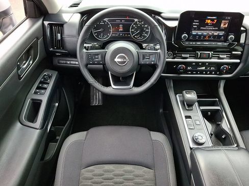 Used 2024 Nissan Pathfinder SV AWD/4WD image 13