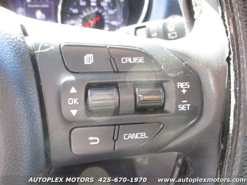Used 2016 Kia Sedona LX w/ LX Essentials Premium Package FWD image 27
