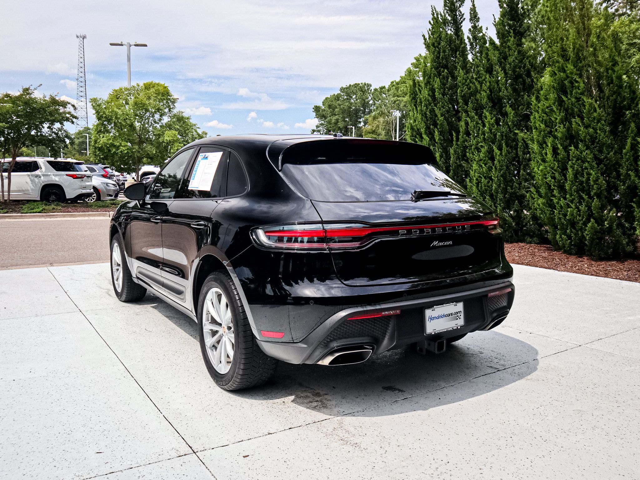 Used 2026 Porsche Macan w/ Premium Package Plus AWD/4WD image 8