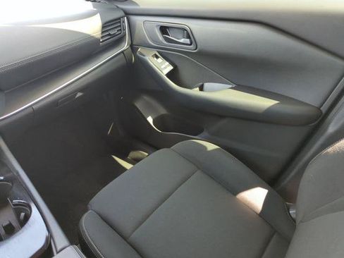 Certified 2025 Nissan Rogue S FWD image 26