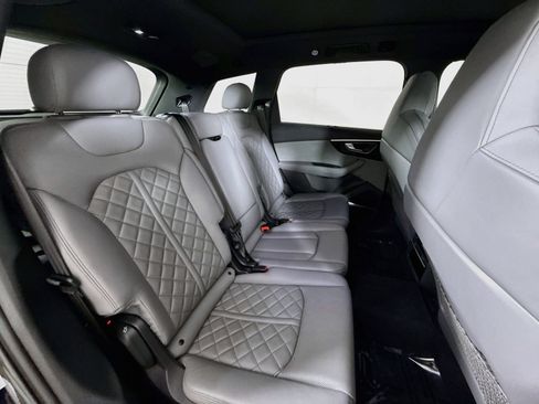 Certified 2023 Audi SQ7 Prestige w/ Sport Package AWD/4WD image 27