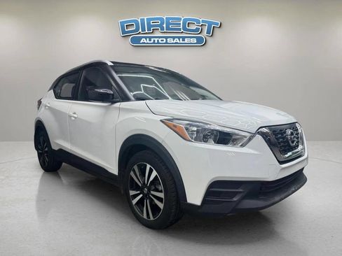 Used 2019 Nissan Kicks SV FWD image 1
